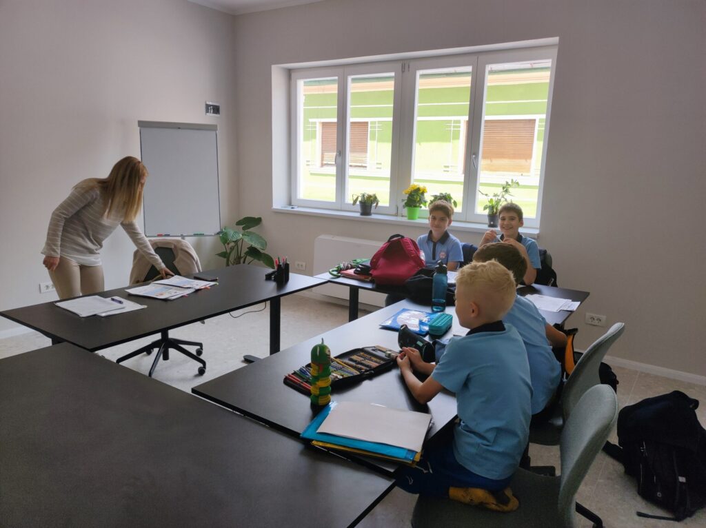Ora program afterschool la sediul Babel School